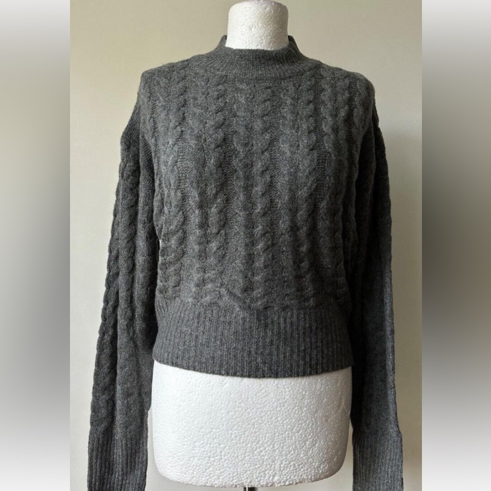 Nelly & Rose 🌹 Charcoal Grey Cable Knit Sweater -Soft ! Sz M-NWOT 🩶 - Picture 2 of 6